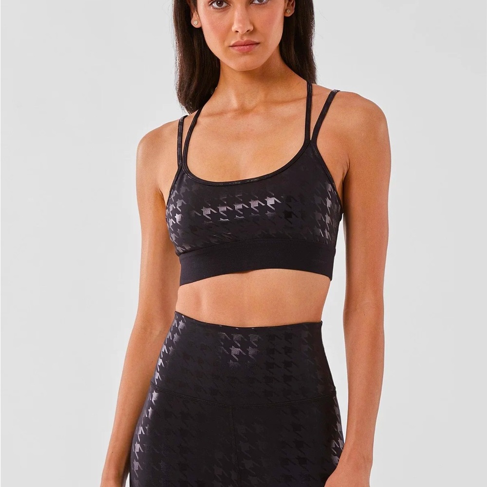Noli Yoga sports bra NWT